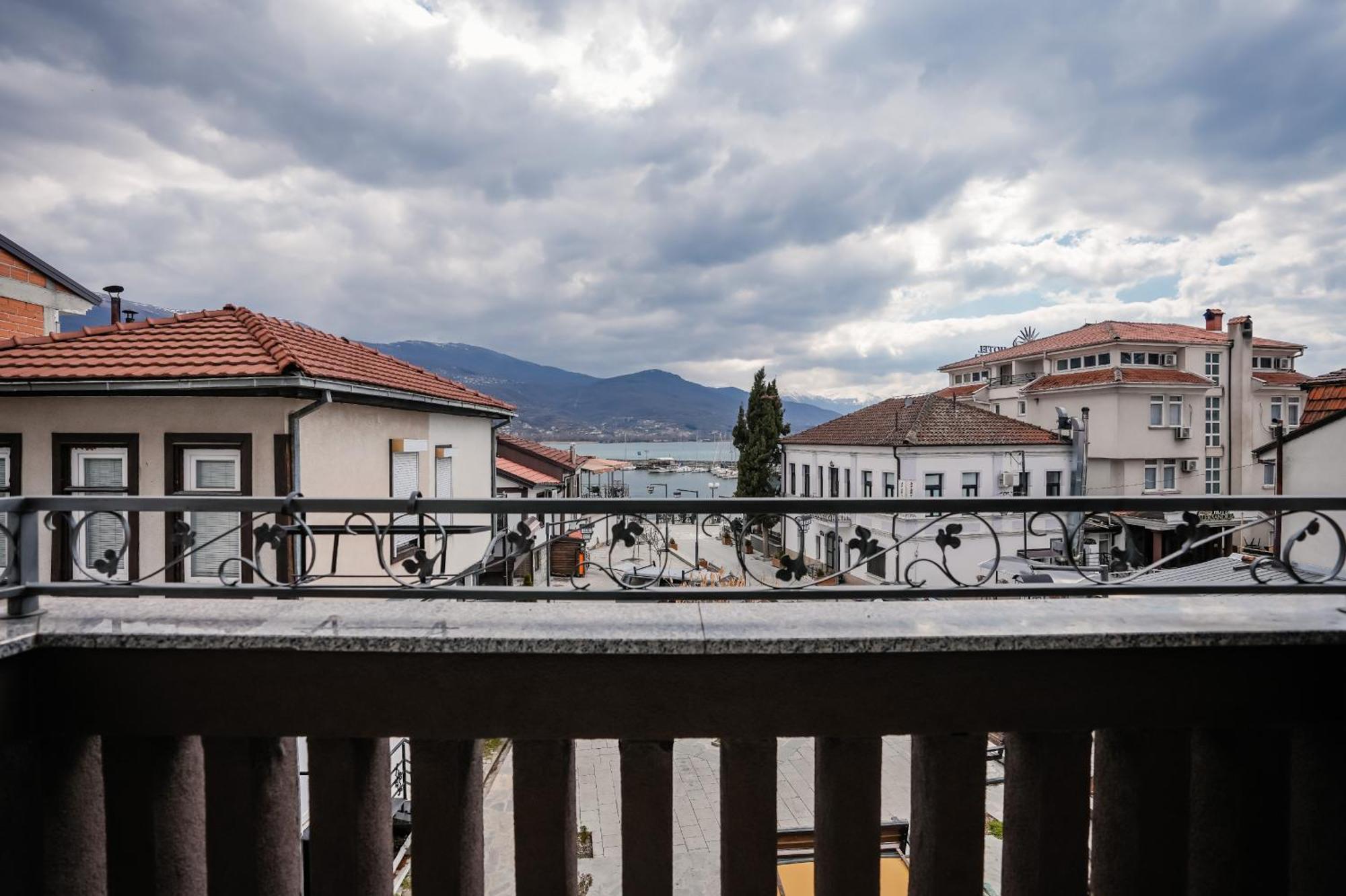District&delago & Resturant Apartment Ohrid