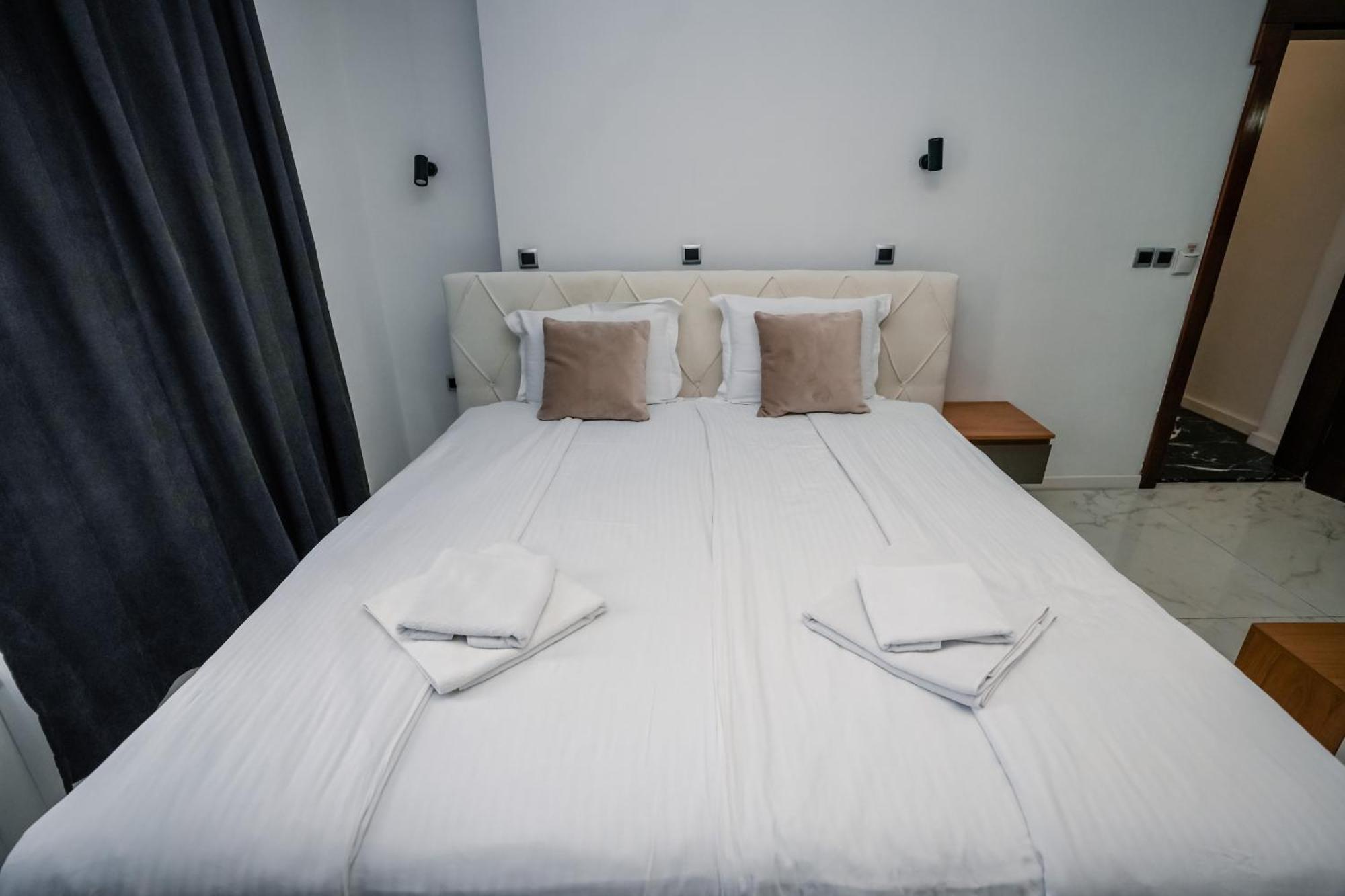 District&delago & Resturant Apartment