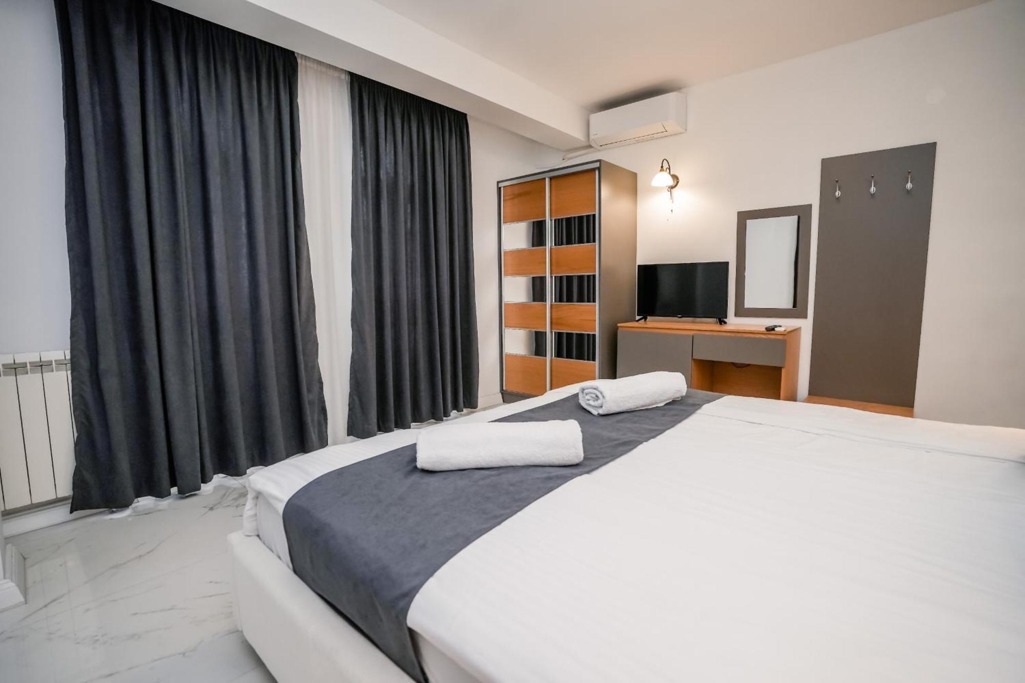 Appartement District&delago & Resturant