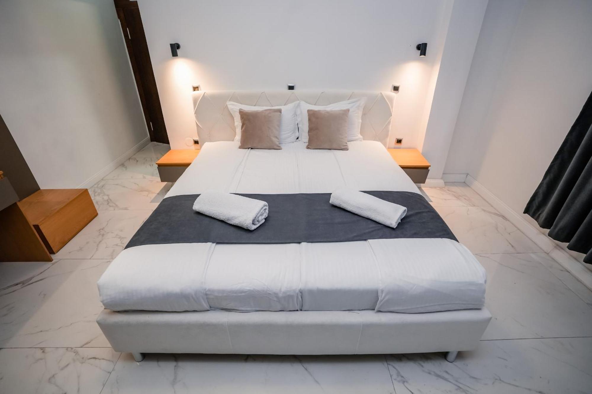 District&delago & Resturant Apartment