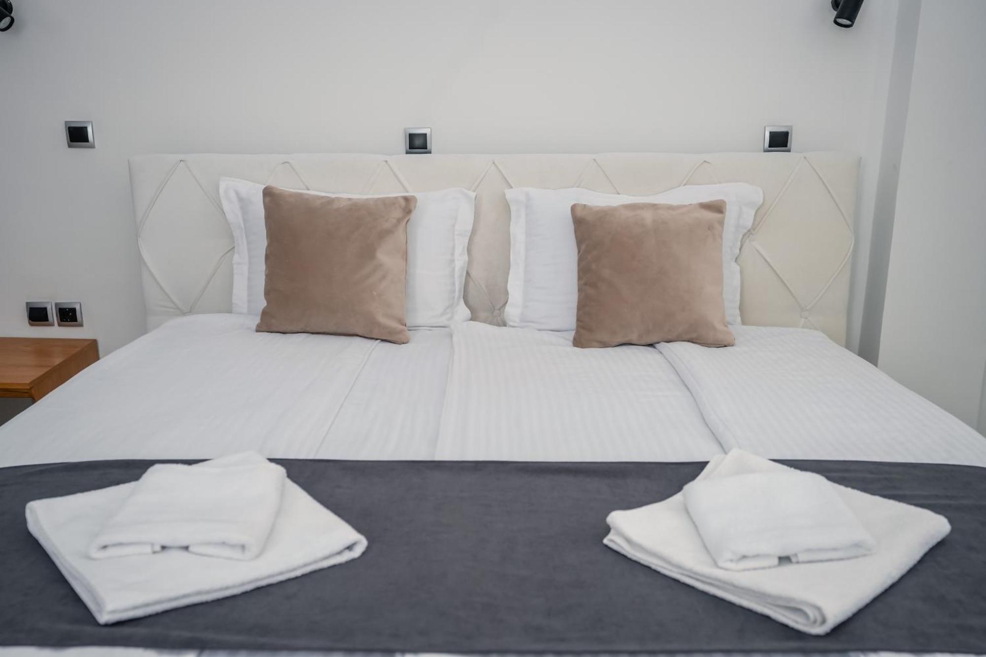 District&delago & Resturant Apartment *